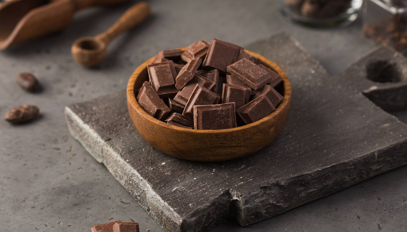 Jesz ten rodzaj czekolady? Ten składnik spowalnia starzenie