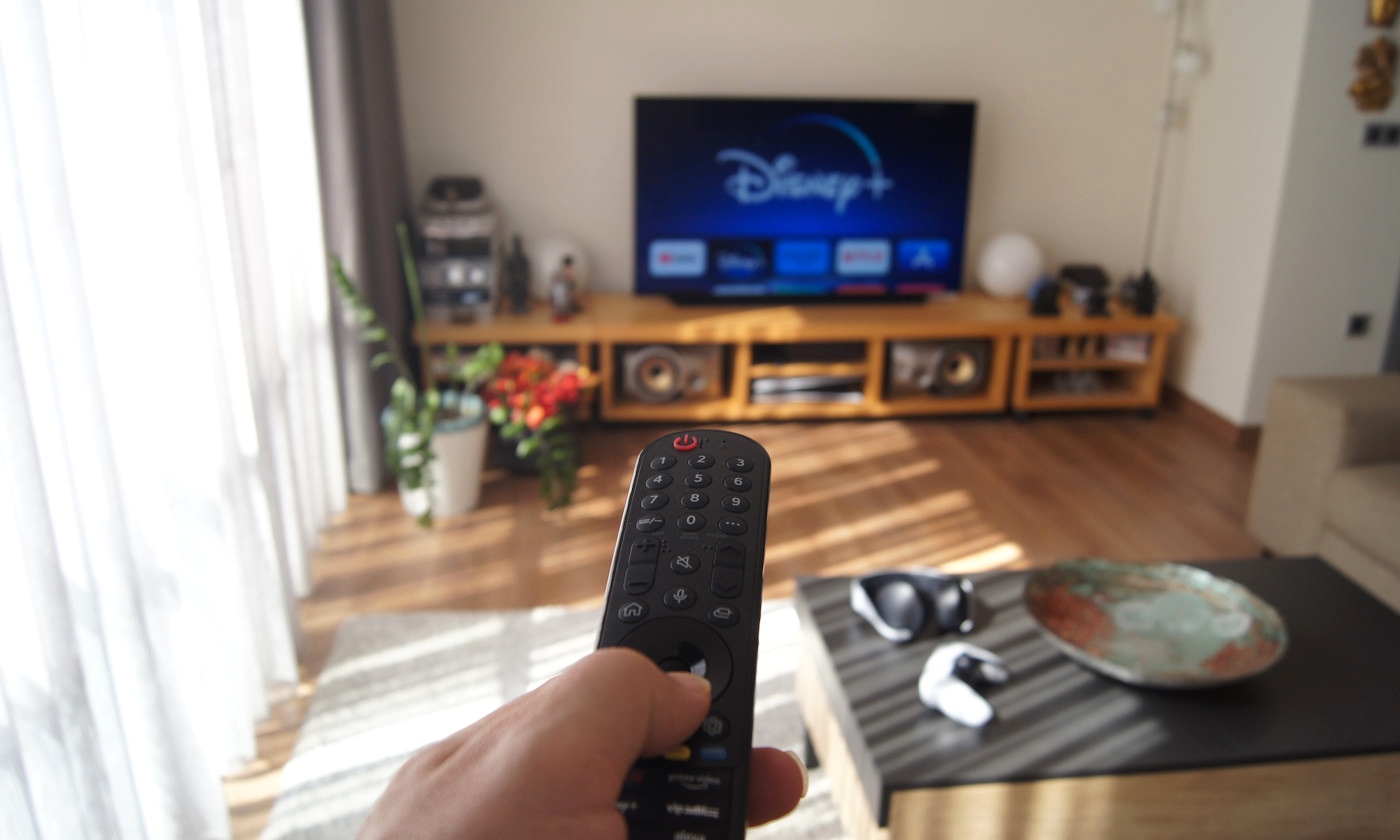 Posiadacze tych TV oburzeni. Producent wcisnął im AI bez pytania