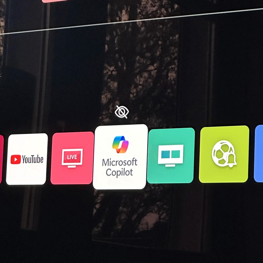Posiadacze tych TV oburzeni. Producent wcisnął im AI bez pytania