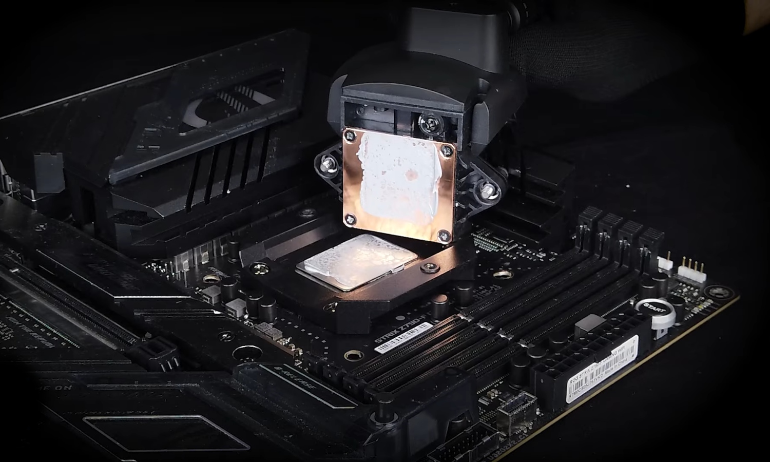 Arctic MX-7 debiutuje. CPU i GPU będą jeszcze chłodniejsze