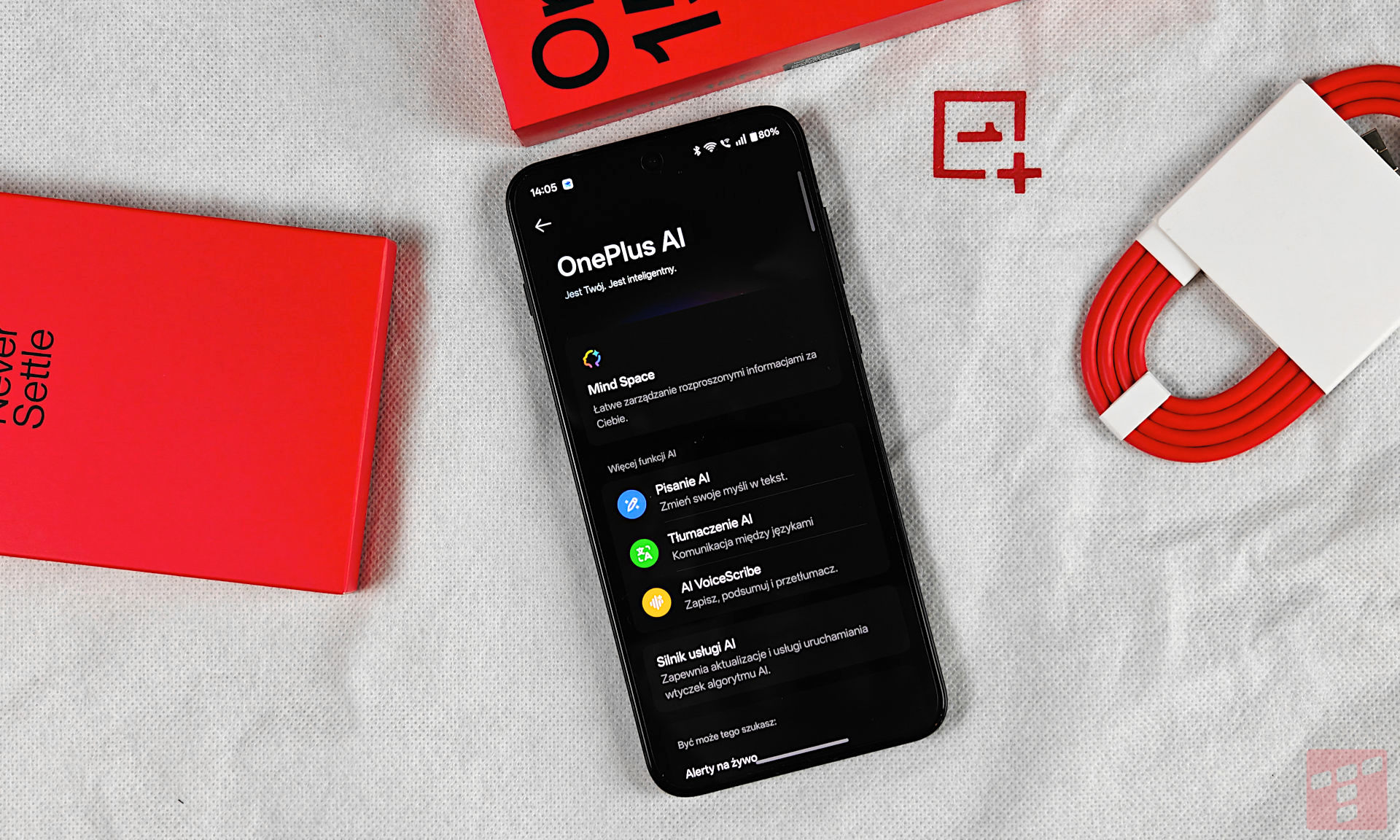 OnePlus 15R już jest. Prawie flagowiec trochę zyskał, trochę stracił