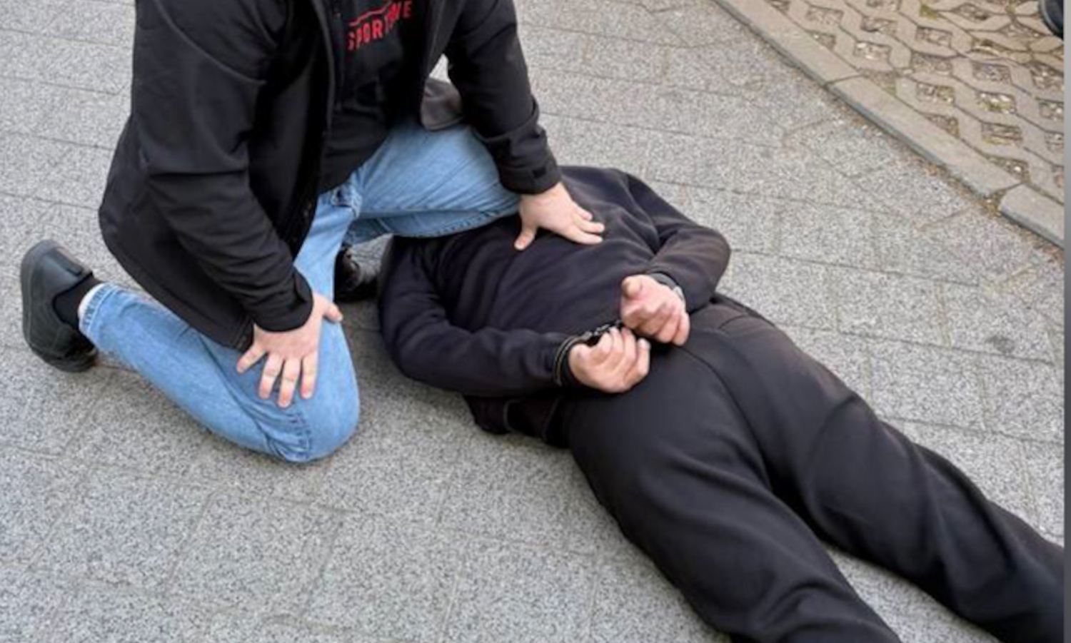 Podszywali się pod banki i wyłudzili setki milionów złotych. CBZC zatrzymało dziesiątki osób