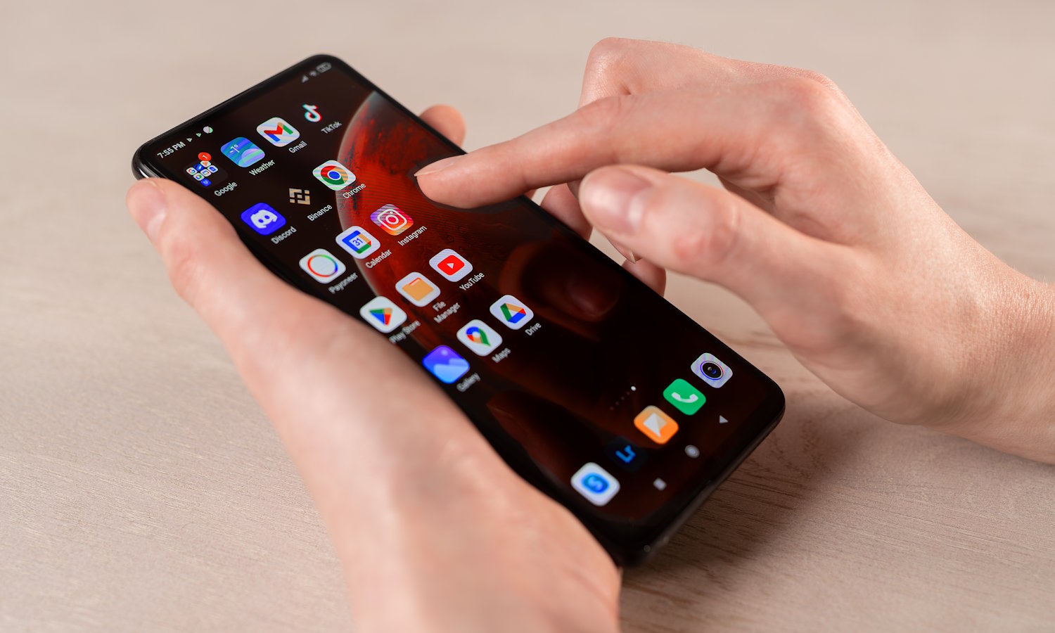 Przejmie całkowitą kontrolę nad telefonem i ogołoci cię ze wszystkiego