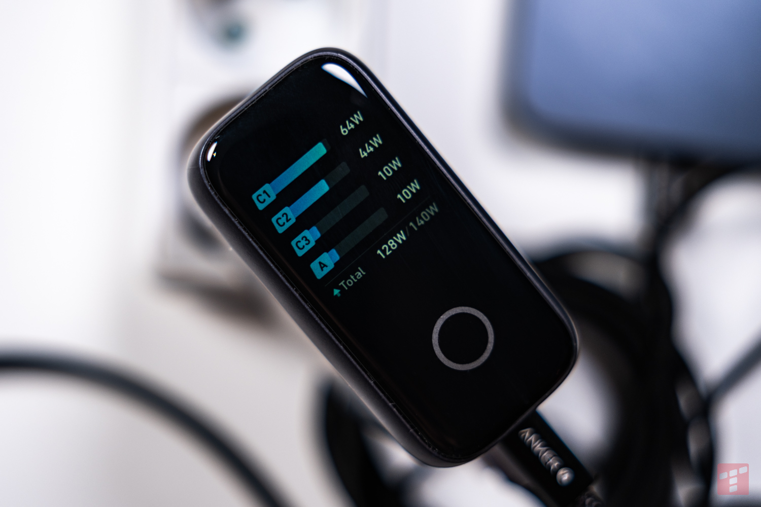 Ten 140 W Anker to ładowarka przyszłości. Jedno nie daje mi spokoju (test)