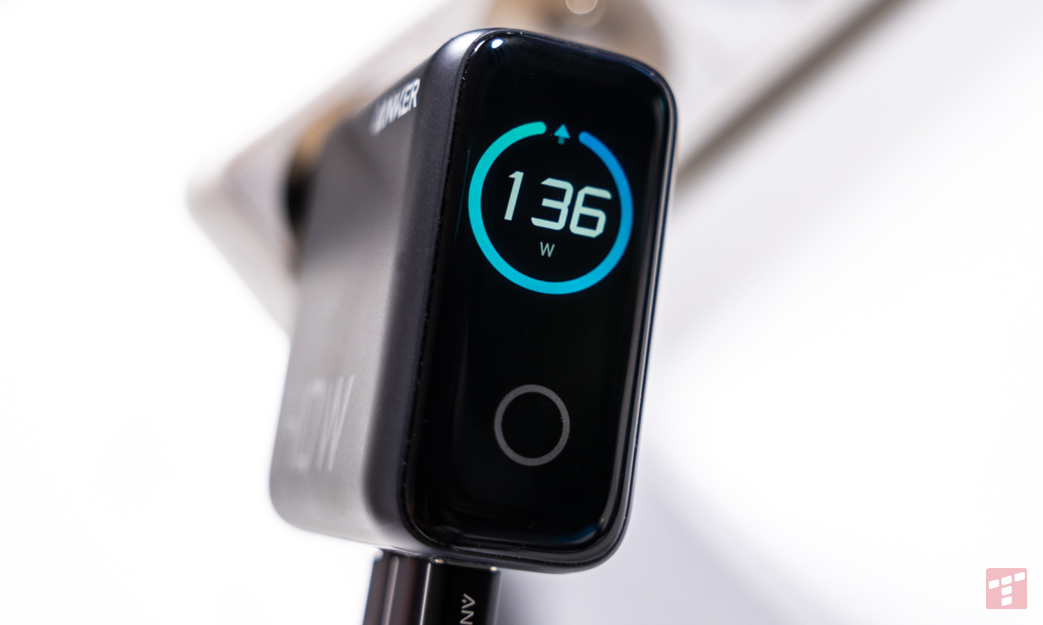 Ten 140 W Anker to ładowarka przyszłości. Jedno nie daje mi spokoju (test)