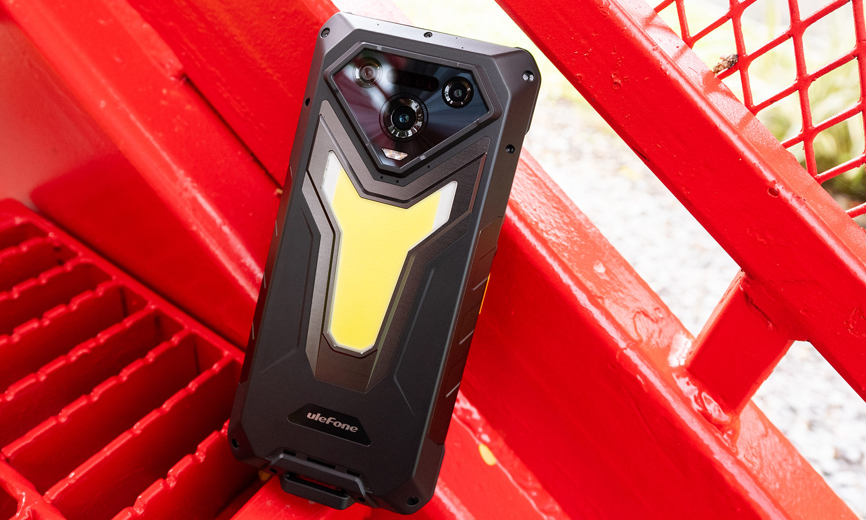 Ulefone Armor 34 Pro+ to nowy pancerniak z projektorem i baterią 25 500 mAh