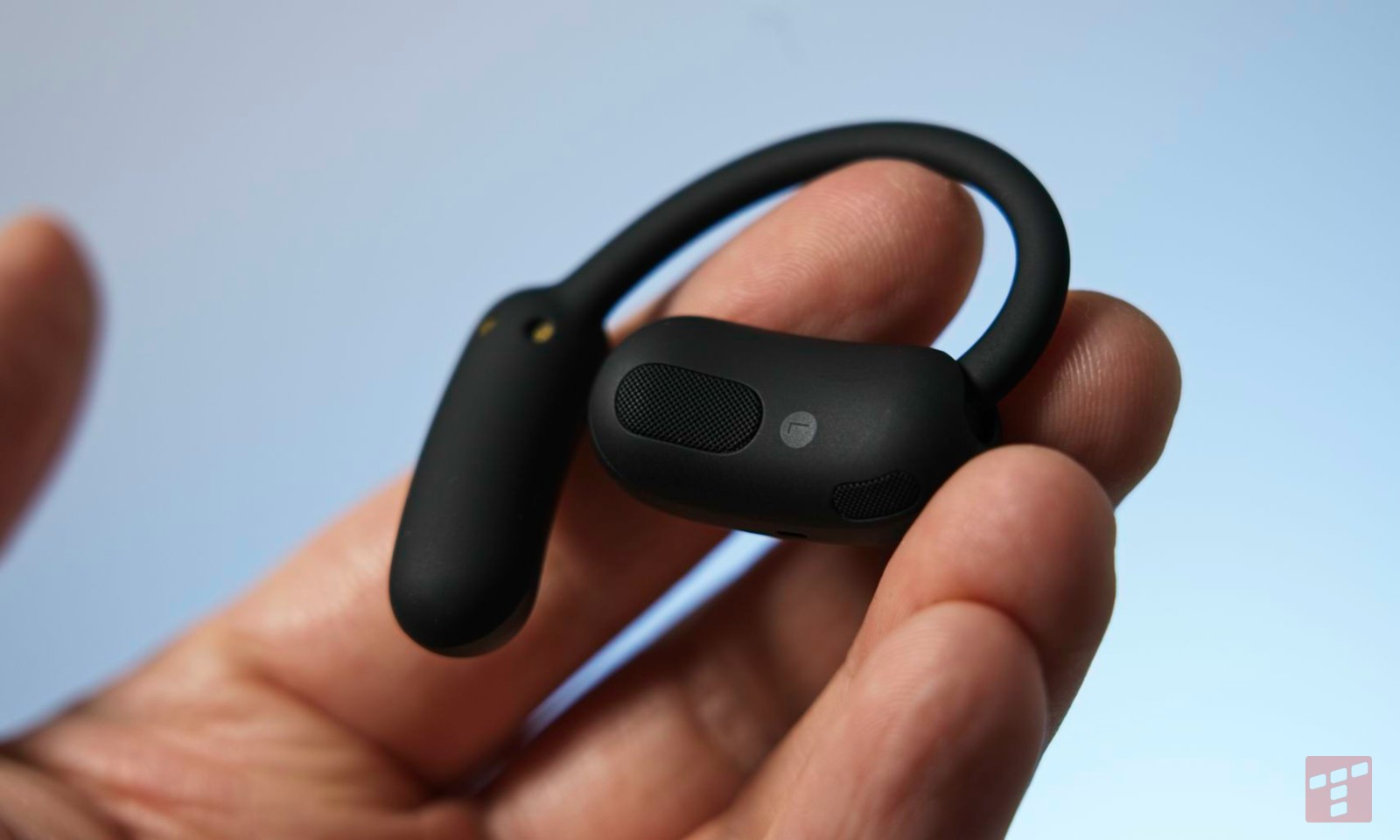 Otwarte, tanie i… dobre? Test słuchawek Soundcore AeroFit 2