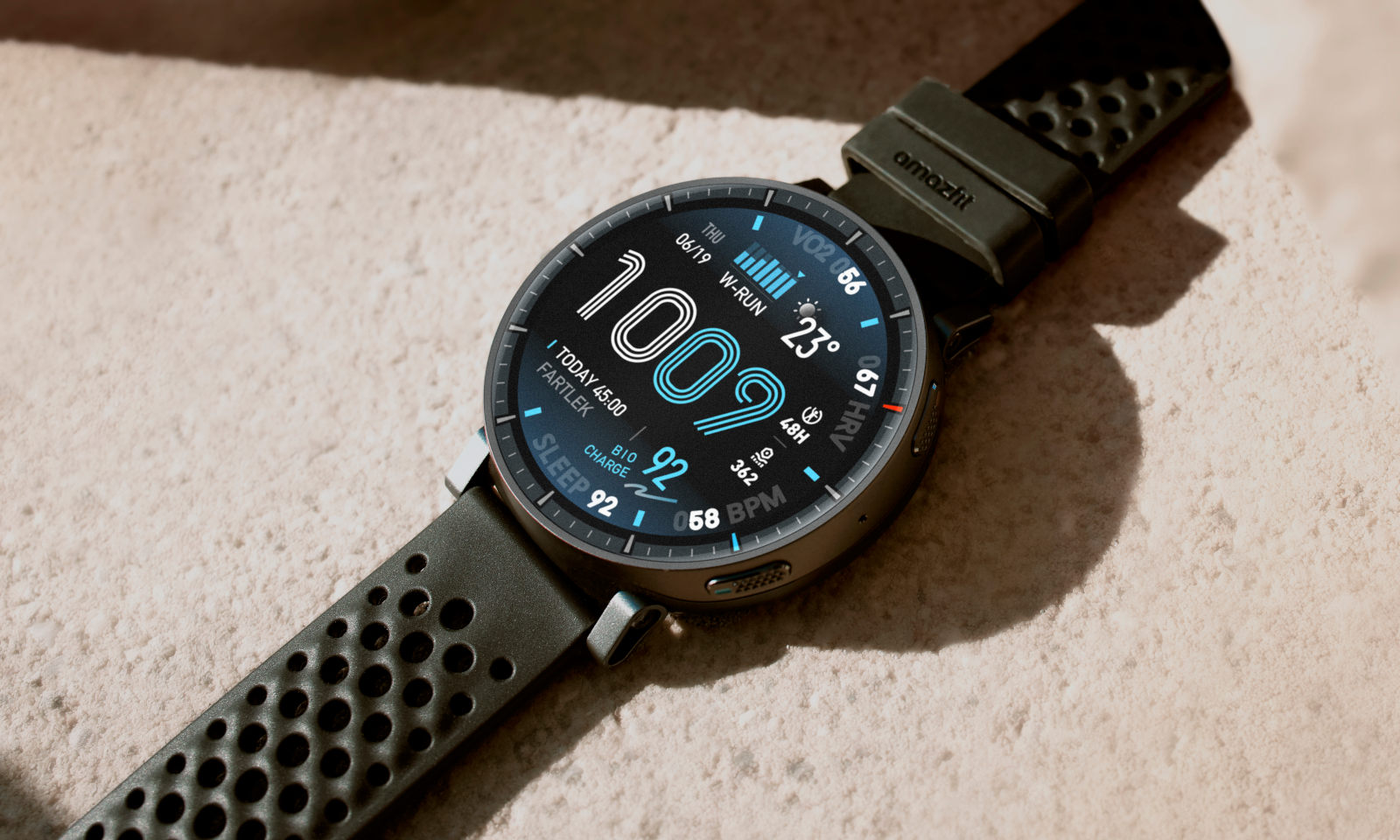 Amazfit Active Max już w Polsce. Możesz wyrzucić swojego Garmina