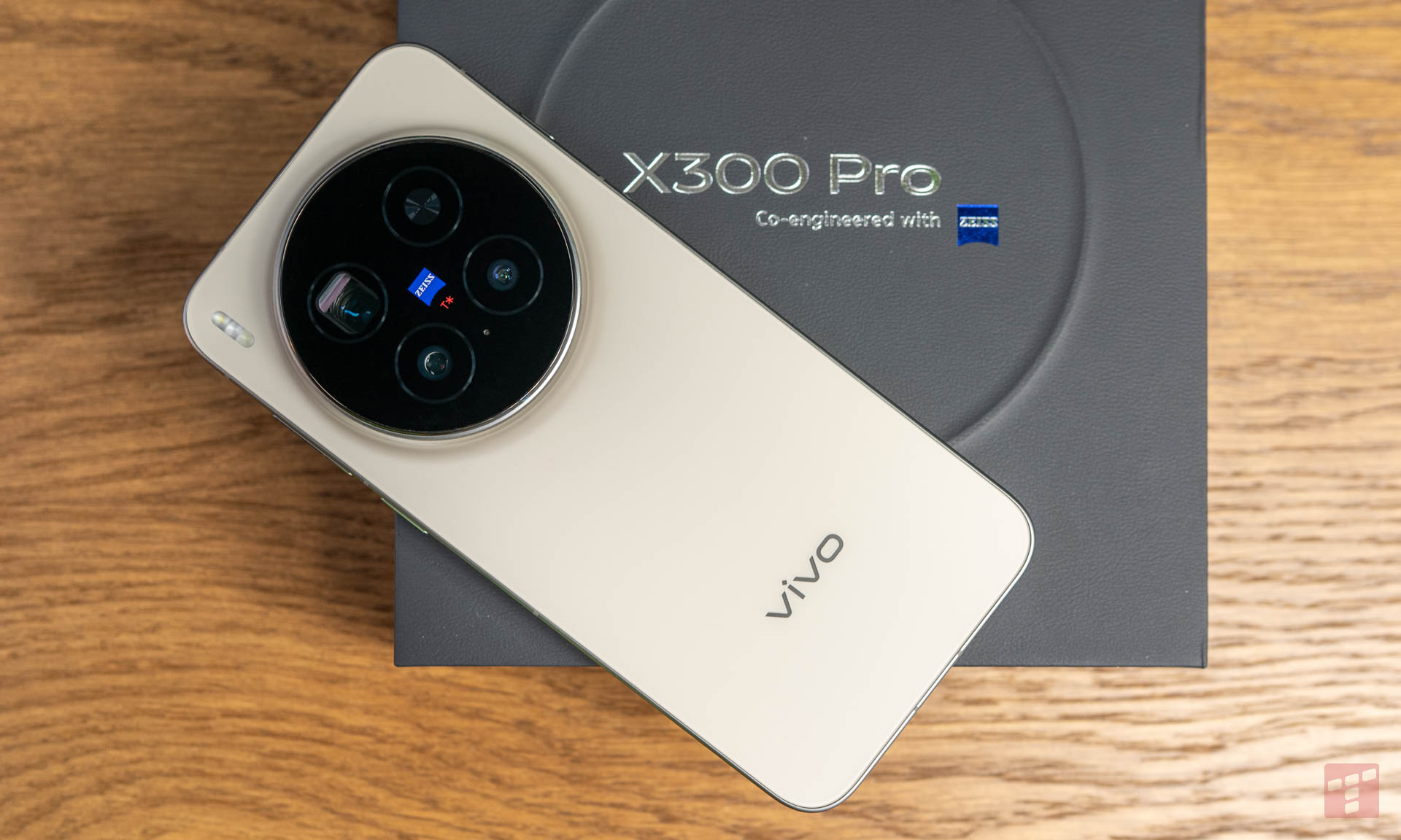 Najlepszy telefon 2025 - przyznaliśmy Gorące Telefony!