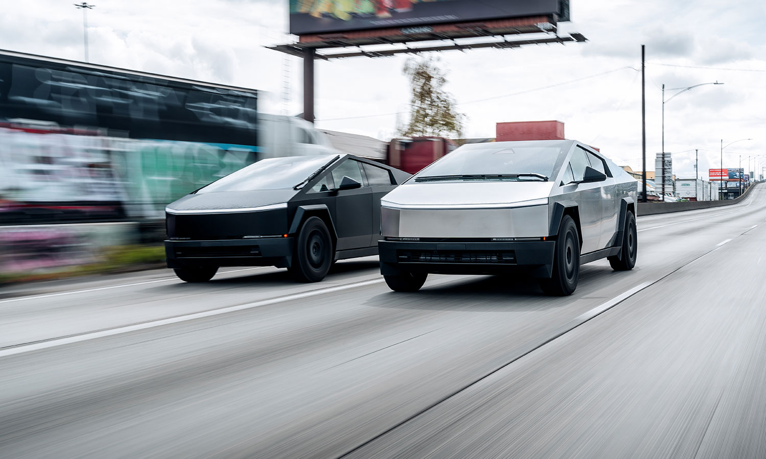 Robotaksówka Tesli testowana w terenie. Gotowa na 2026 rok?