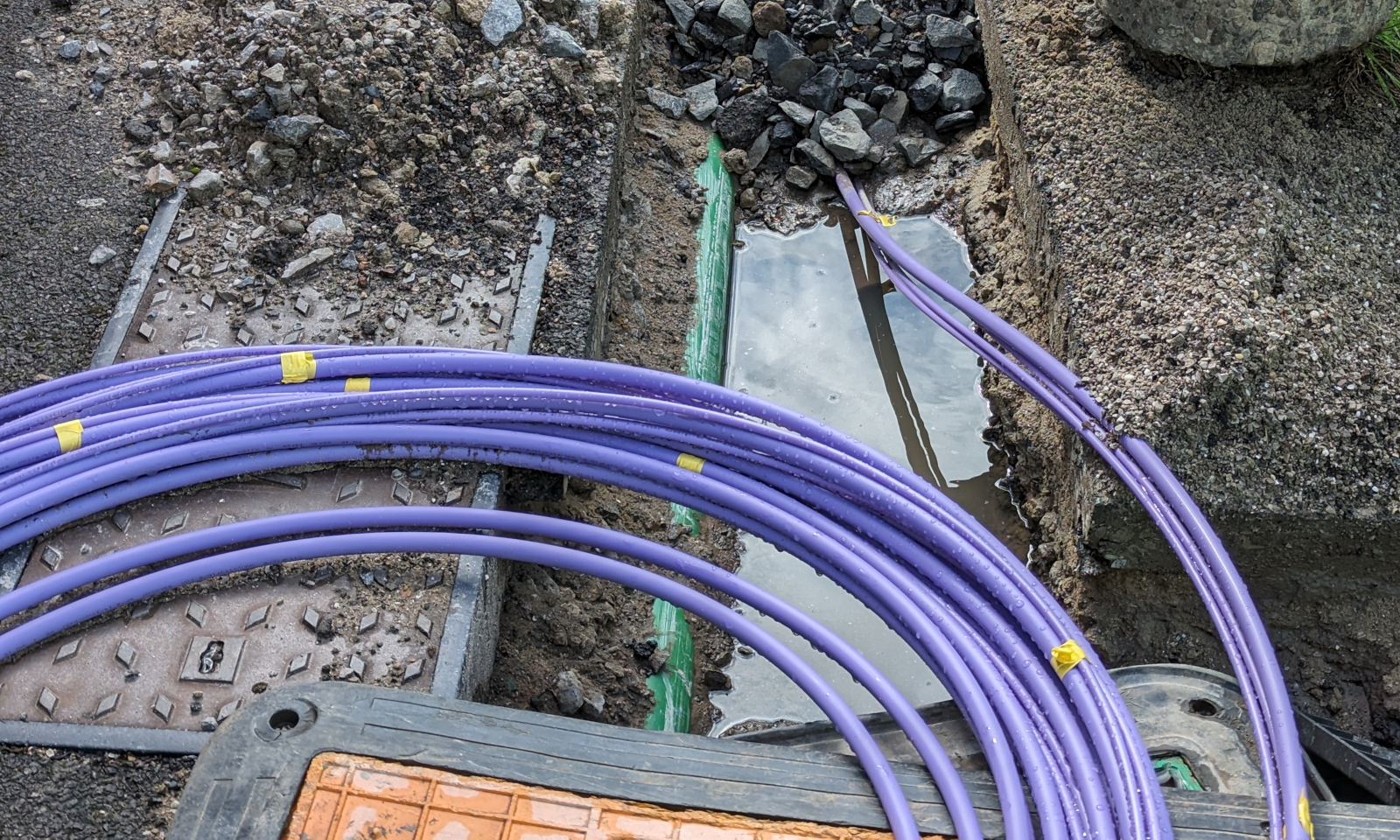 Odpalanie, wygaszanie, trzęsienie ziemi. Polska telekomunikacja 2025