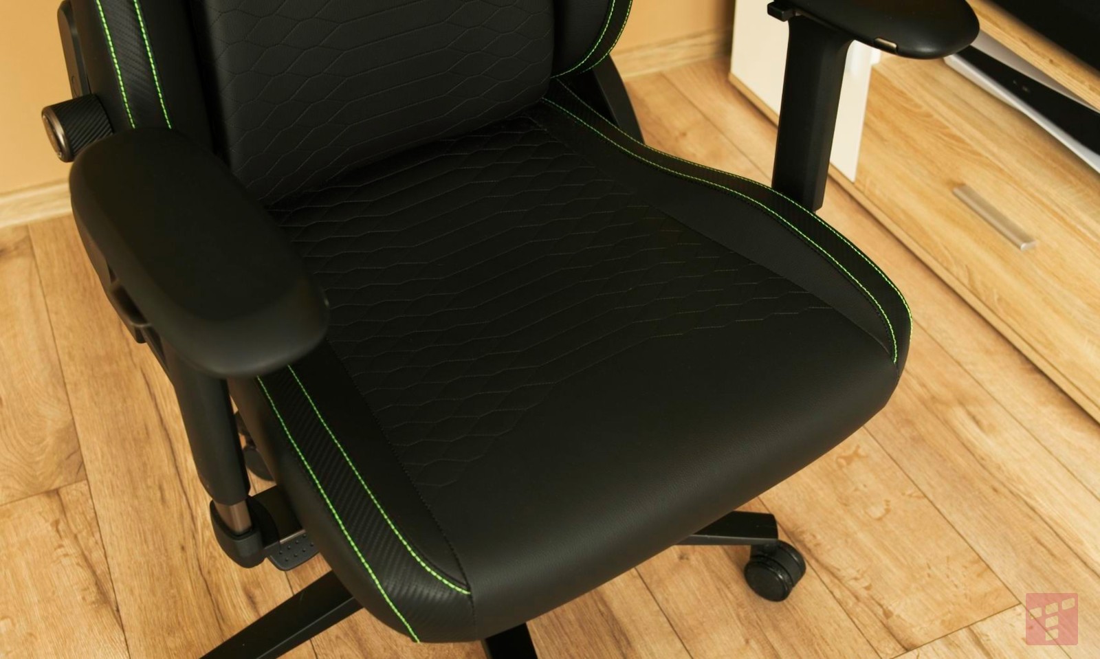 Lepszy od Markusa? Test fotela Razer Iskur V2