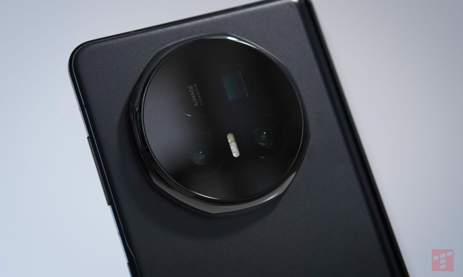 200 Mpix to za mało? Honor Magic V6 zmiażdży konkurencję aparatem