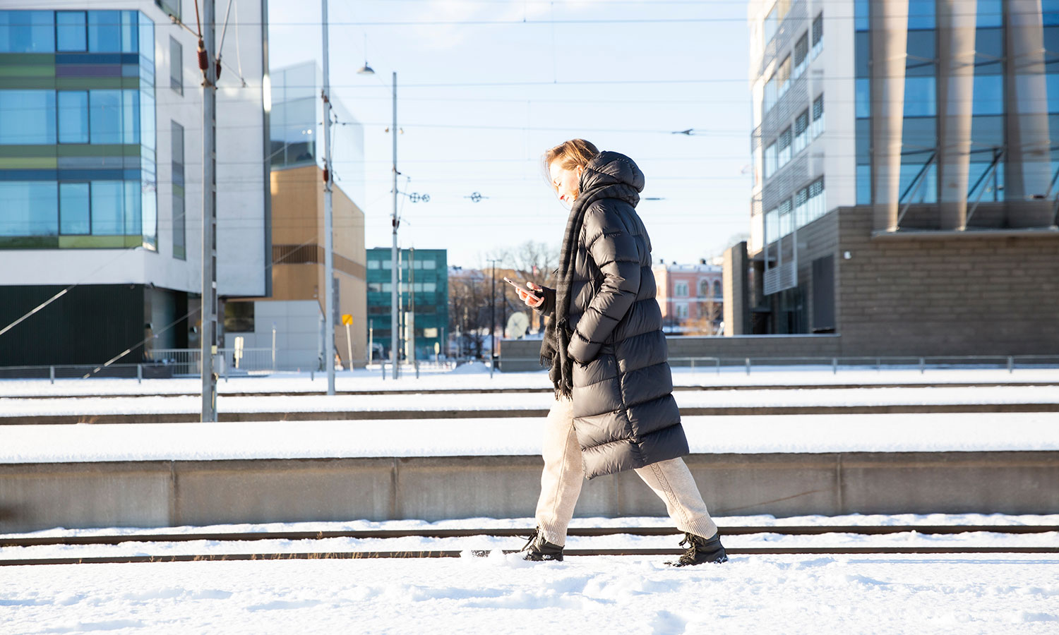 Oto jak długo należy chodzić każdego dnia, aby plecy nie bolały
