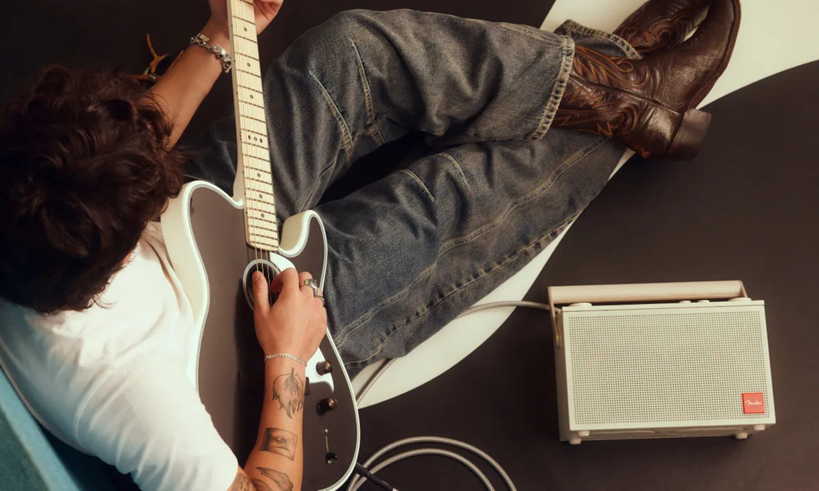 Fender rzuca wyzwanie JBL i Marshallowi. Ma głośniki i słuchawki