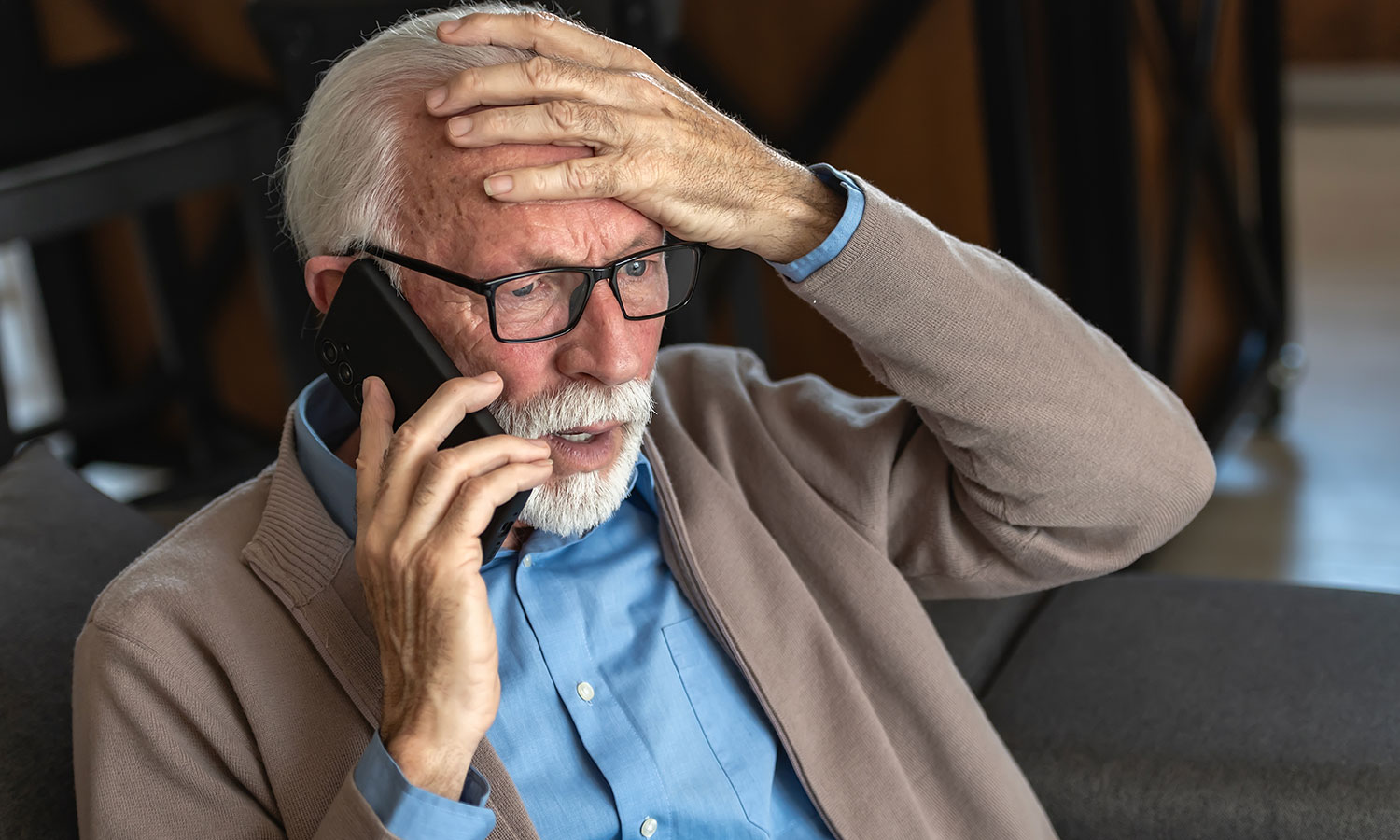 Telefon, który odebrał okazał się trefny. Historia też była zmyślona