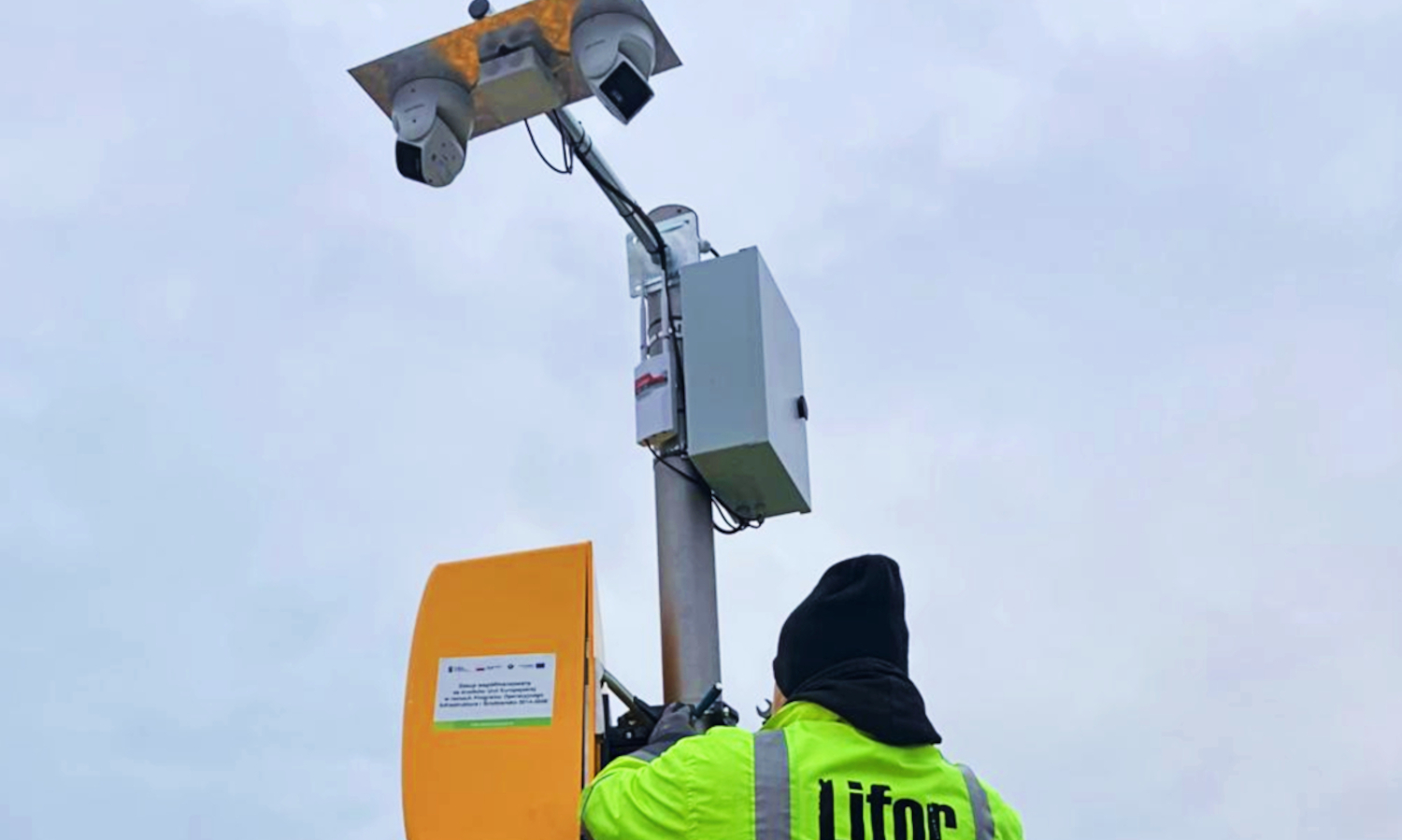 Jeden fotoradar i ponad 8 tysięcy mandatów miesięcznie. Ktoś nie wytrzymał i go zniszczył
