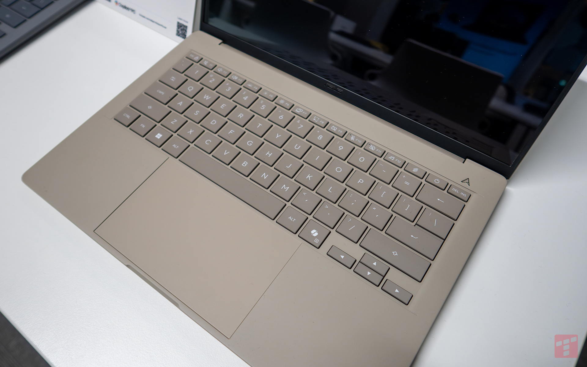 ASUS i Qualcomm pozamiatali. choćby 28 godzin pracy na jednym ładowaniu