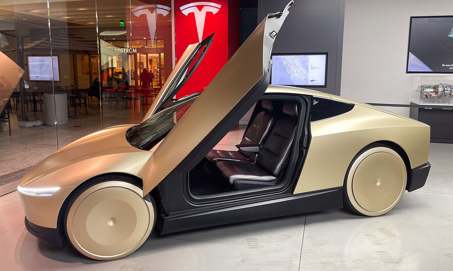 Tesla może mieć nie lada problem. Chodzi o nazwę jej słynnego pojazdu