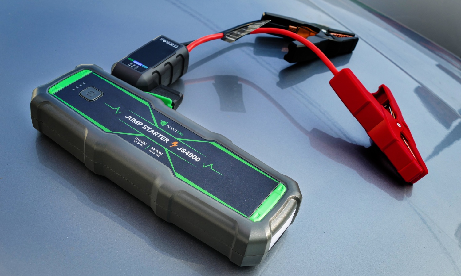 Zima mu niestraszna. Ten powerbank odpali choćby potężnego diesla