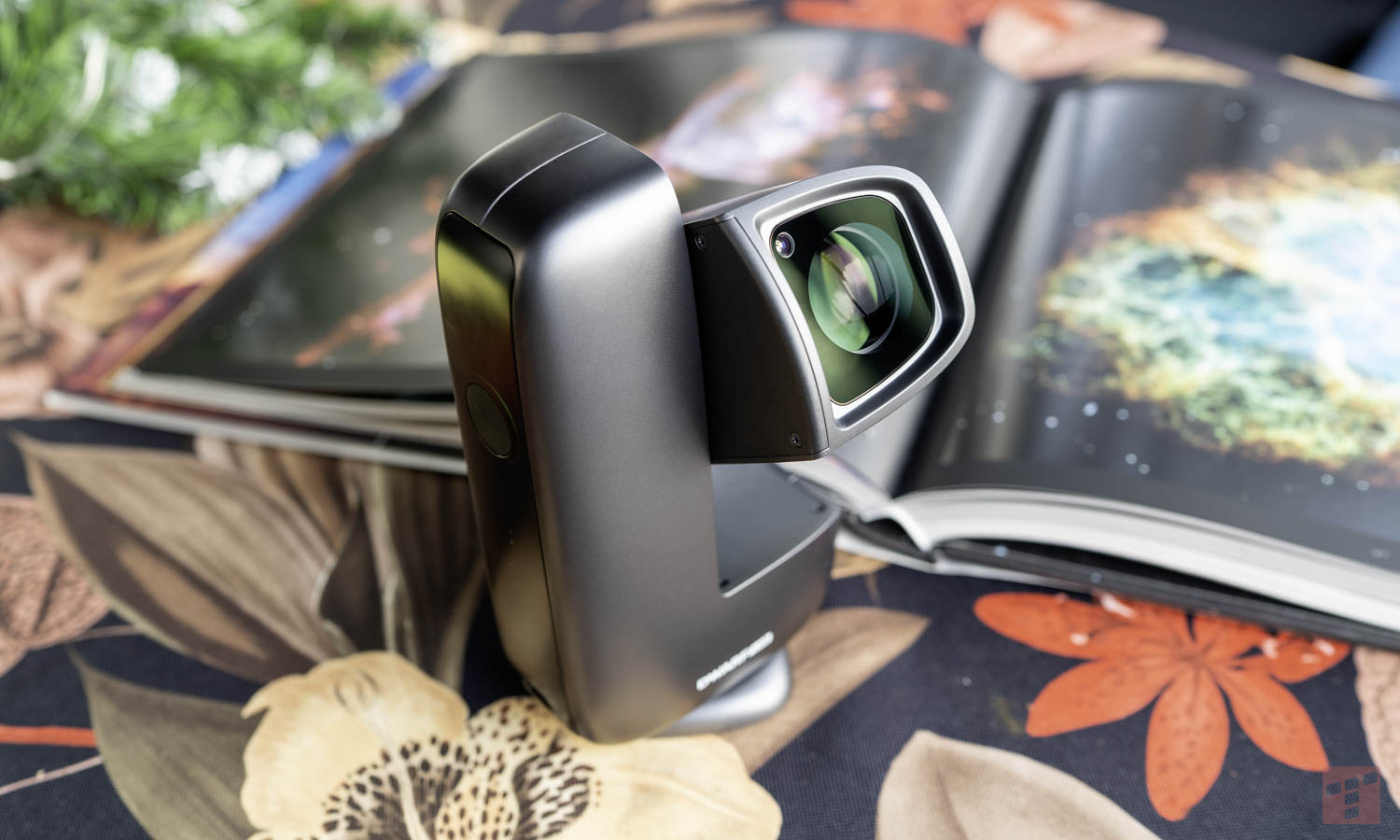 Wygląda jak powerbank, a widzi galaktyki. Test teleskopu Dwarf Mini