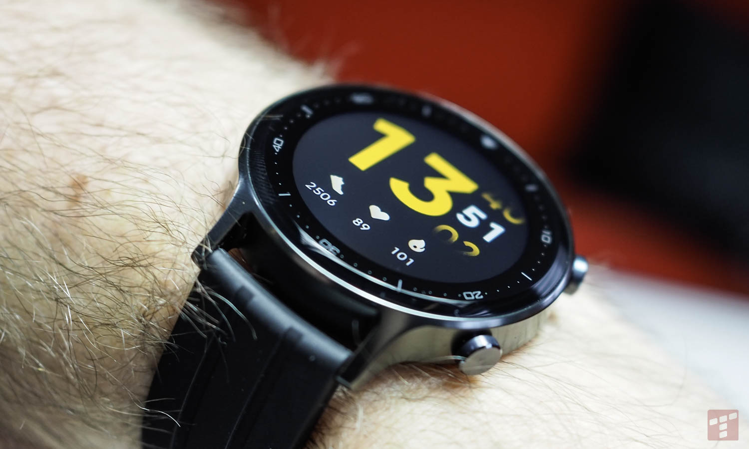 Tani smartwatch to nie złom. Może przeżyć choćby Apple Watcha