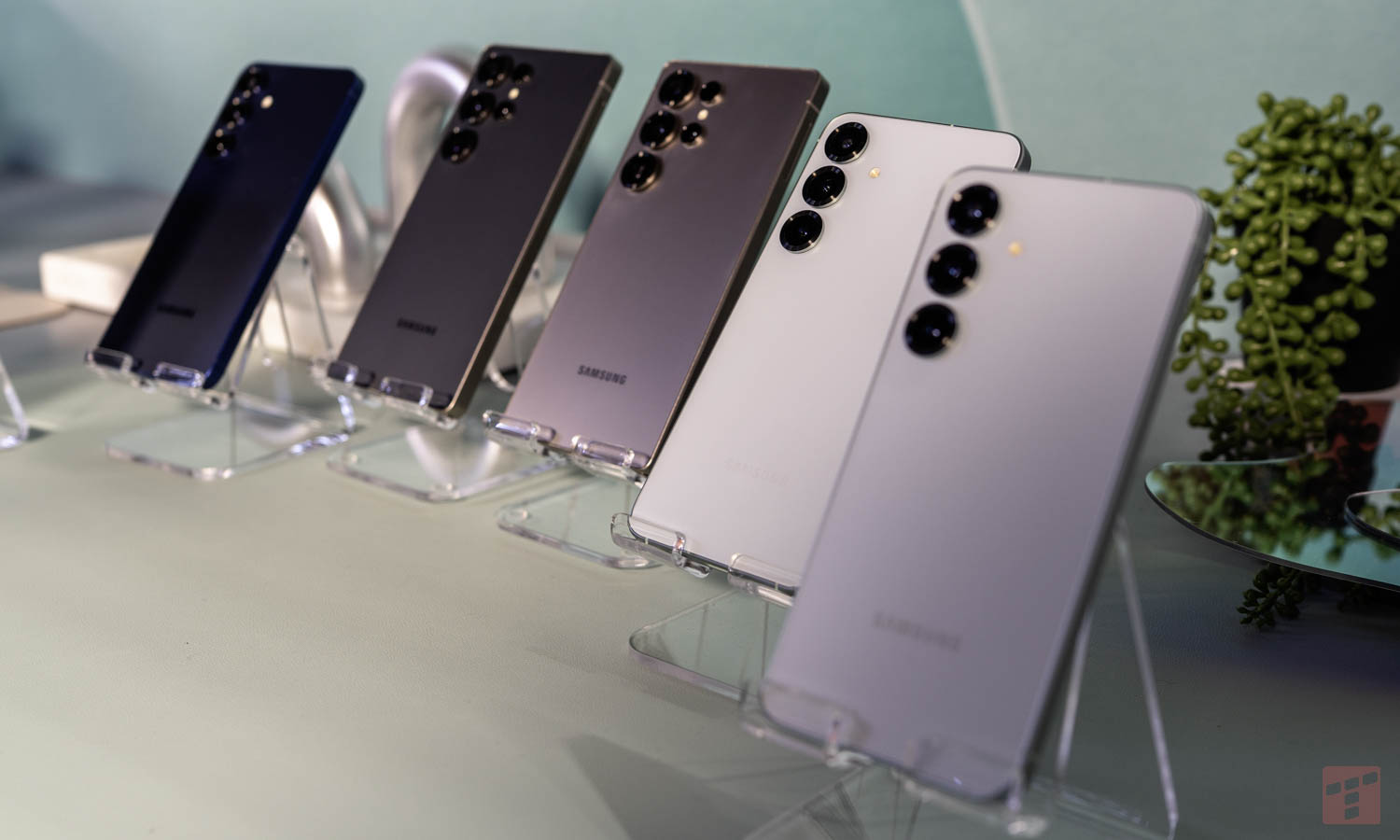 Wyciekły kolory Galaxy S26 Ultra. Będzie... fioletowo