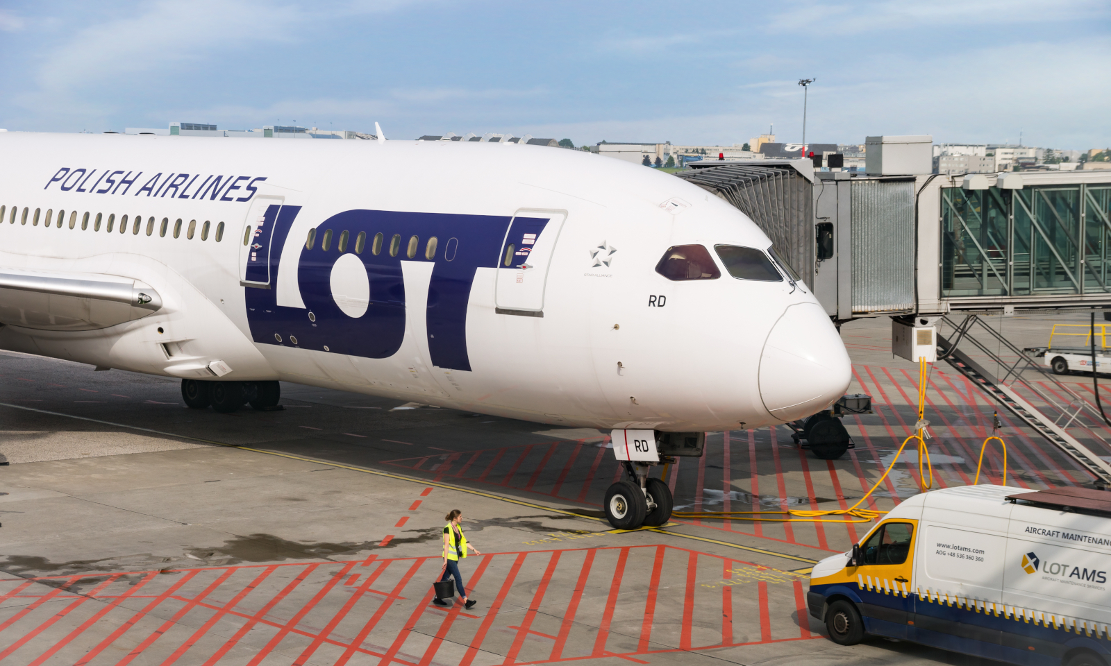 Ukrainiec siedział z tym na lotnisku 9 dni. Wielka kompromitacja służb