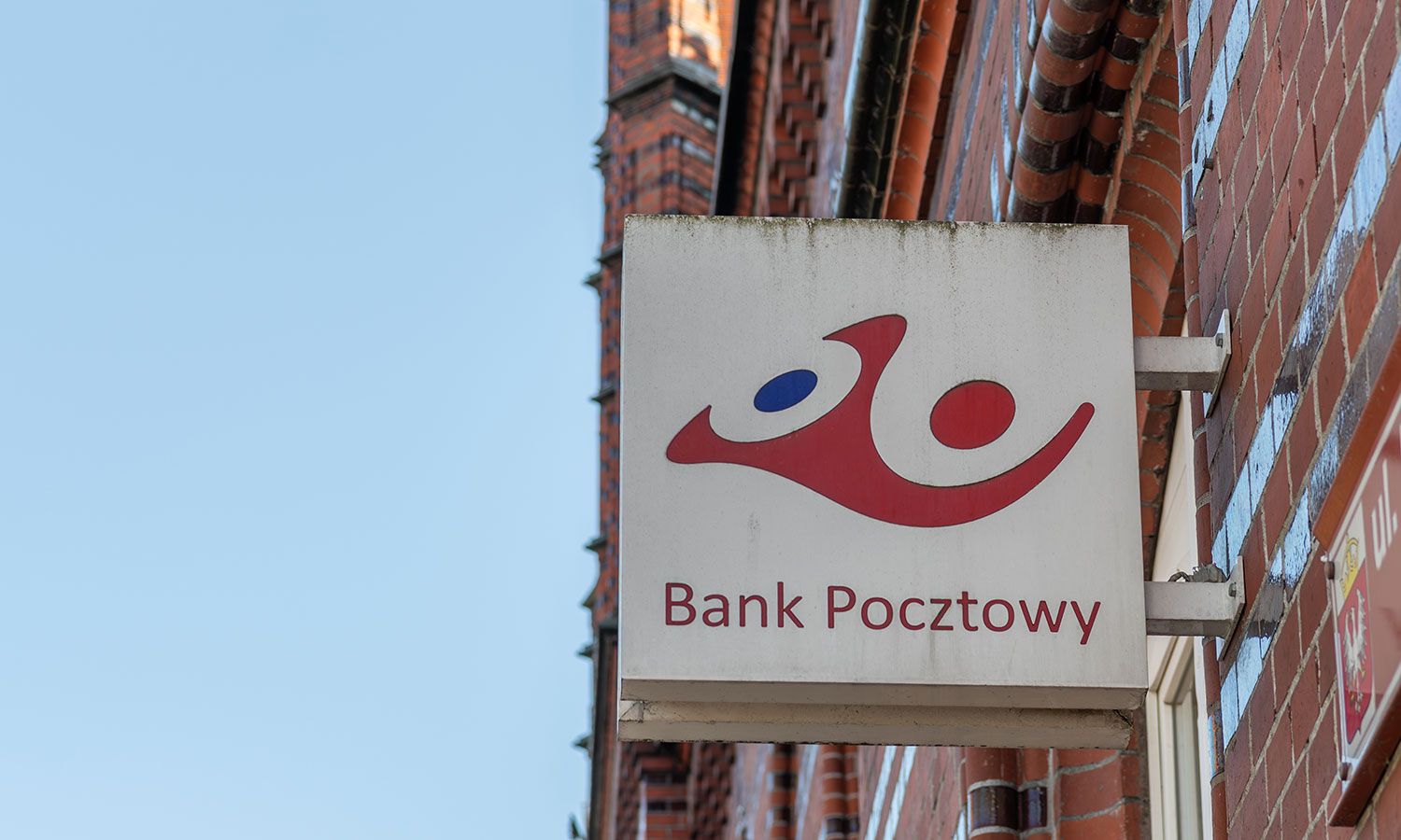 Bank wydał komunikat. Atakowani łapią się jak muchy na lep