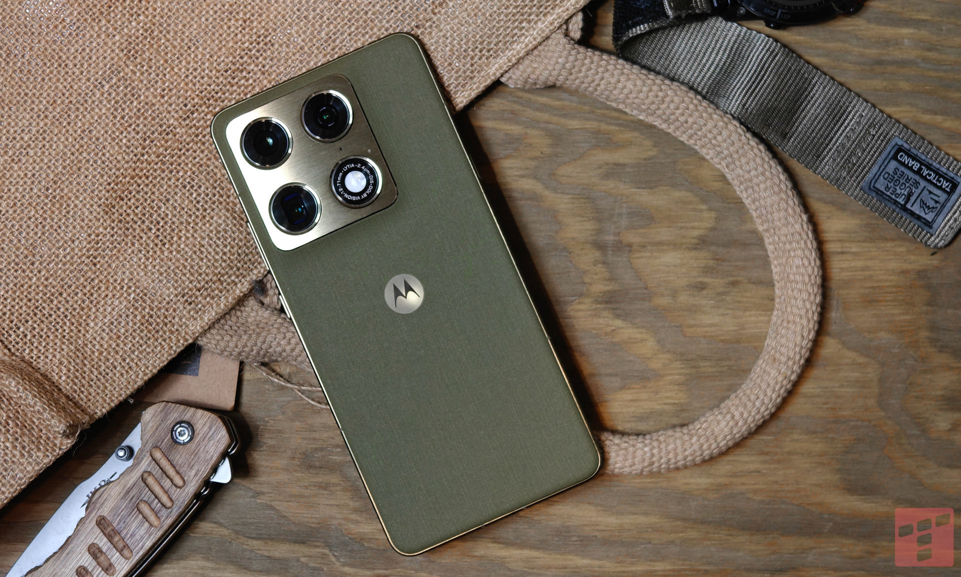 Motorola Signature: szybki twardziel w garniturze (test)