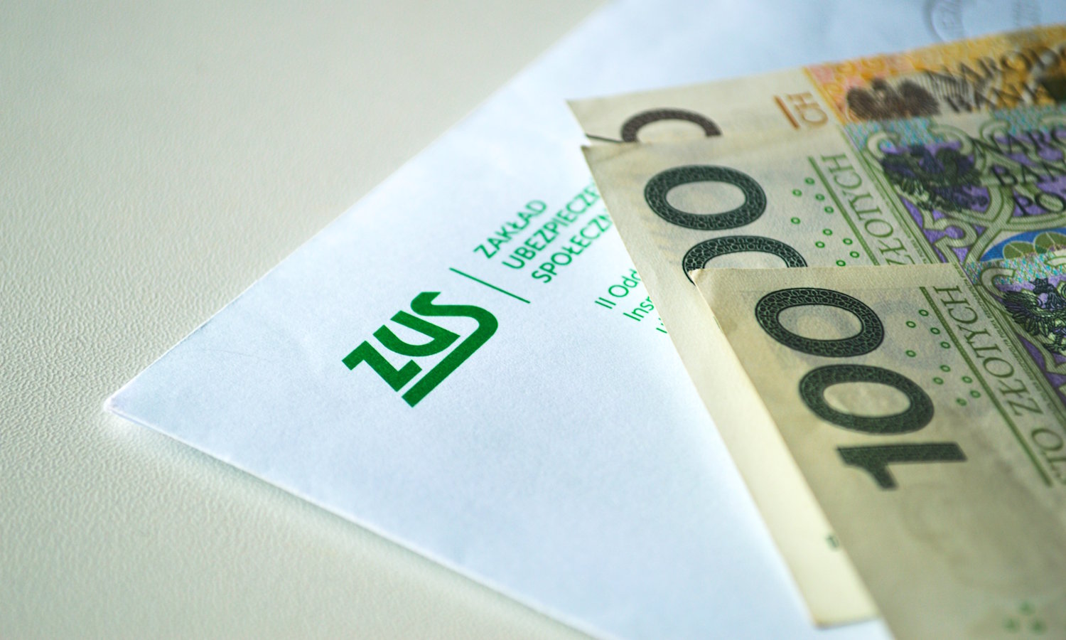 Na dniach 10,5 mln Polaków dostanie wiadomość z ZUS. Tłumaczymy