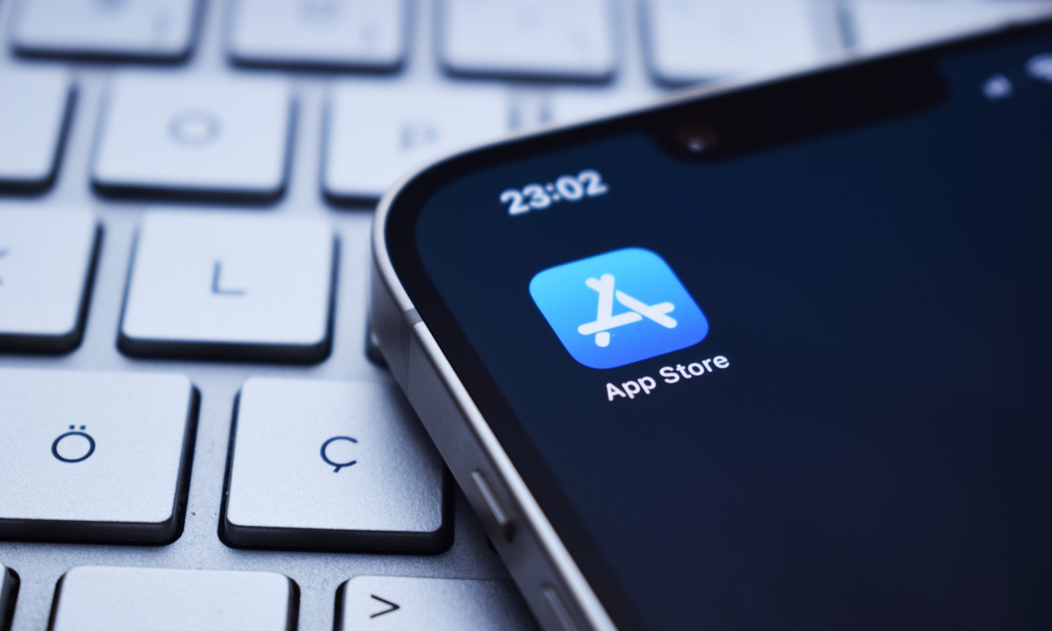 Apple zaleje iPhone'y reklamami. Padła data