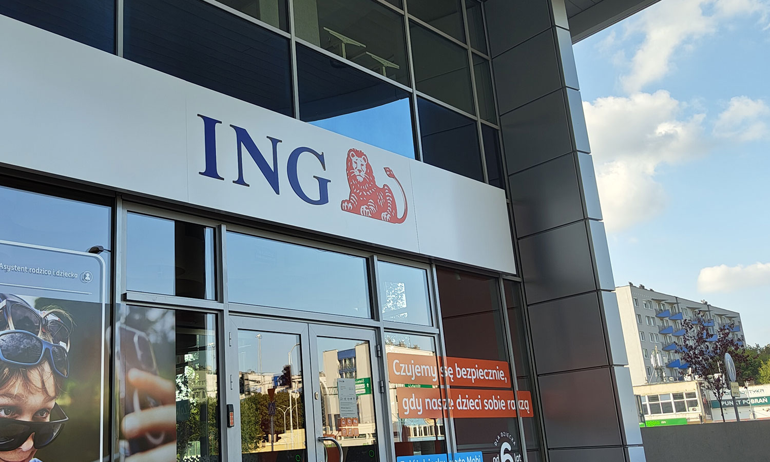 ING z nowością. Przyłóż kartę do iPhone i zobacz, co się stanie