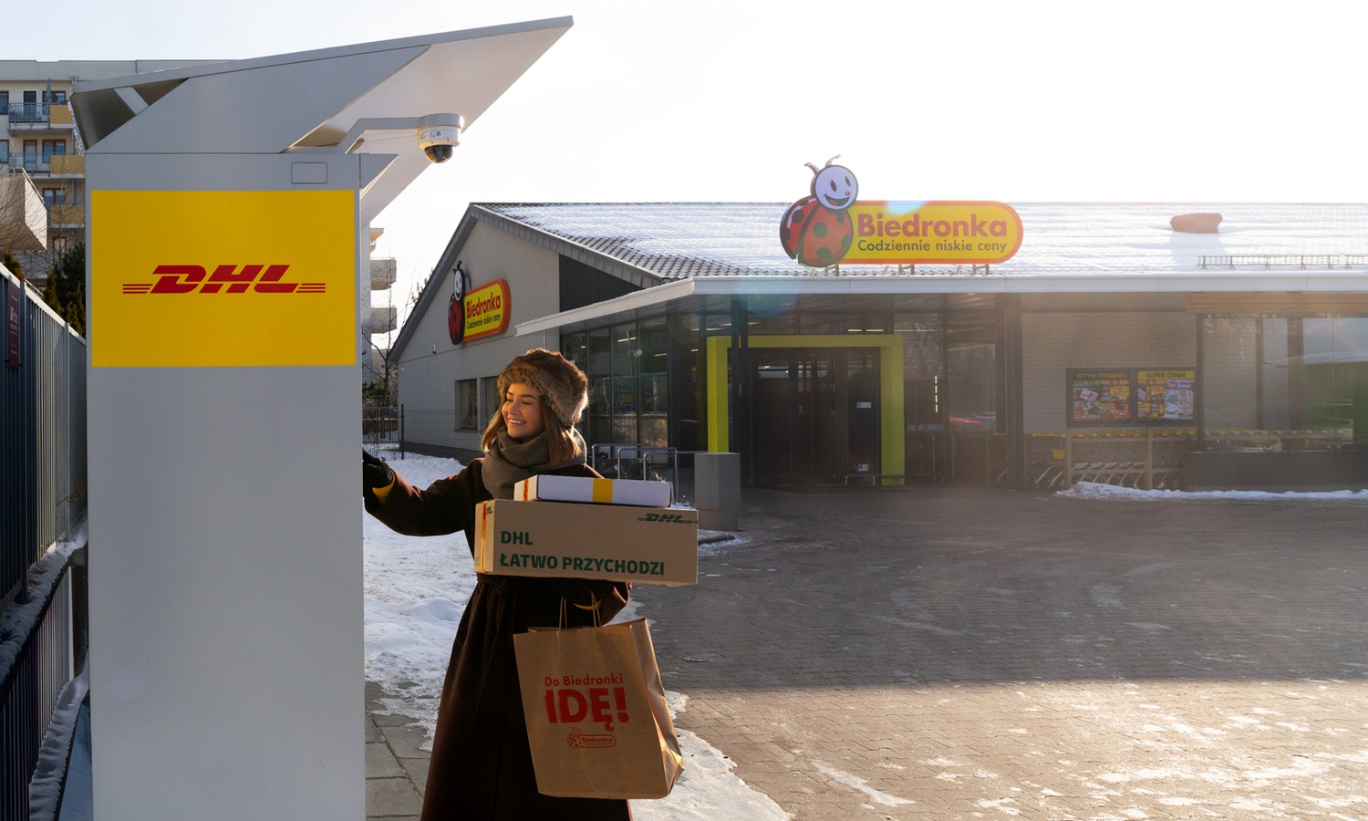 Maszyny DHL zalewają Polskę. Stoją pod co drugą Biedronką
