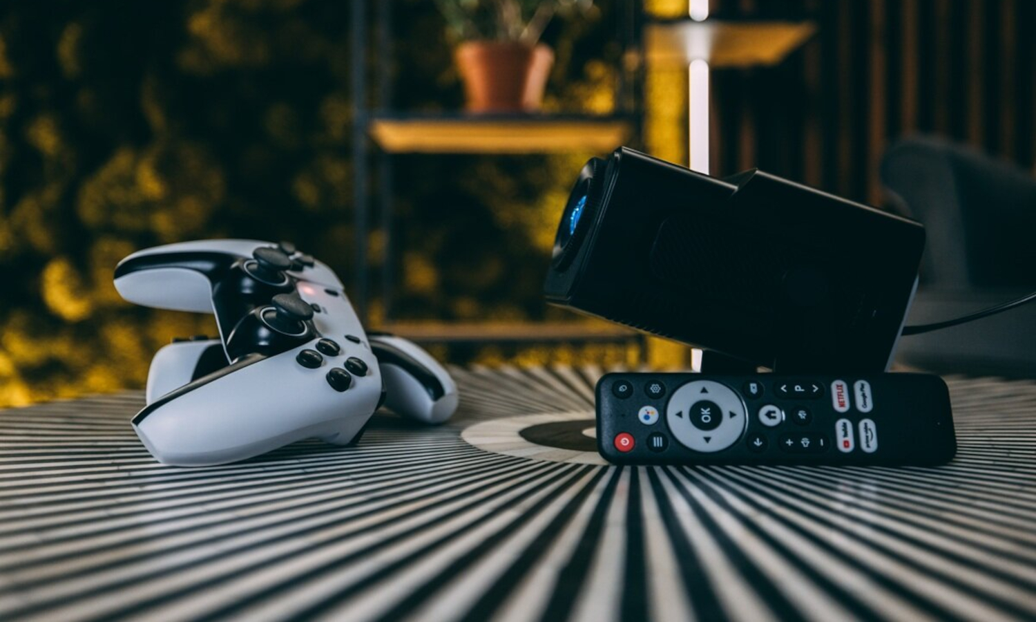 Biedronka rzuciła Playstation z projektorem. Tak jakby