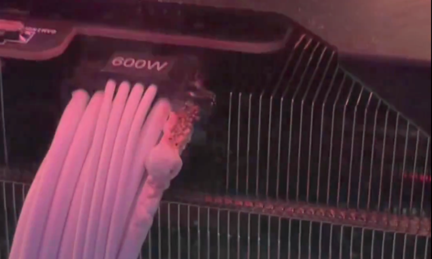 Tak płonie złącze RTX 4090. Wszystko uchwycono na nagraniu