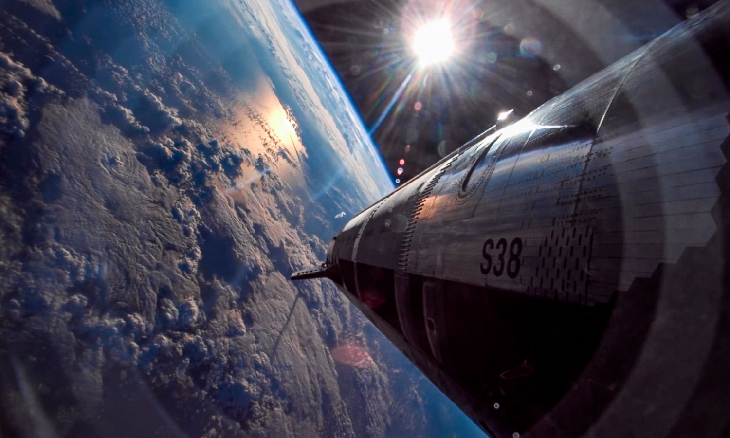 SpaceX przejmuje xAI. Centra danych trafią na orbitę