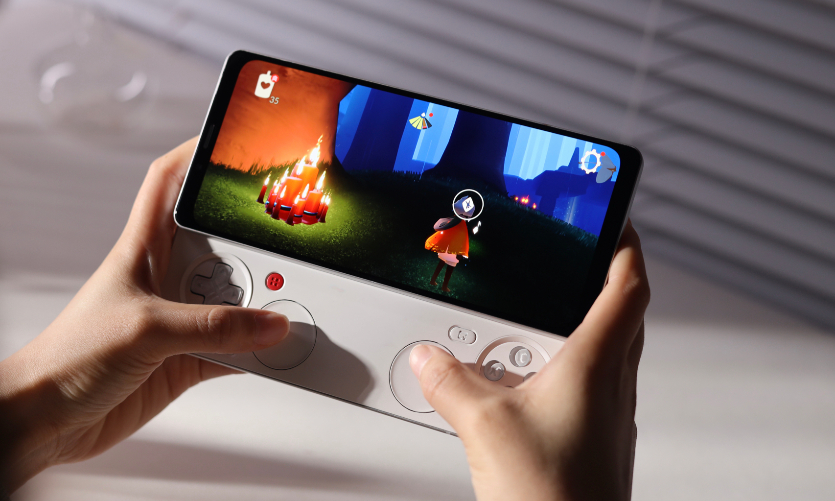 Ayaneo Pocket PLAY już bez tajemnic. Reaktywacja Xperii Play coraz bliżej