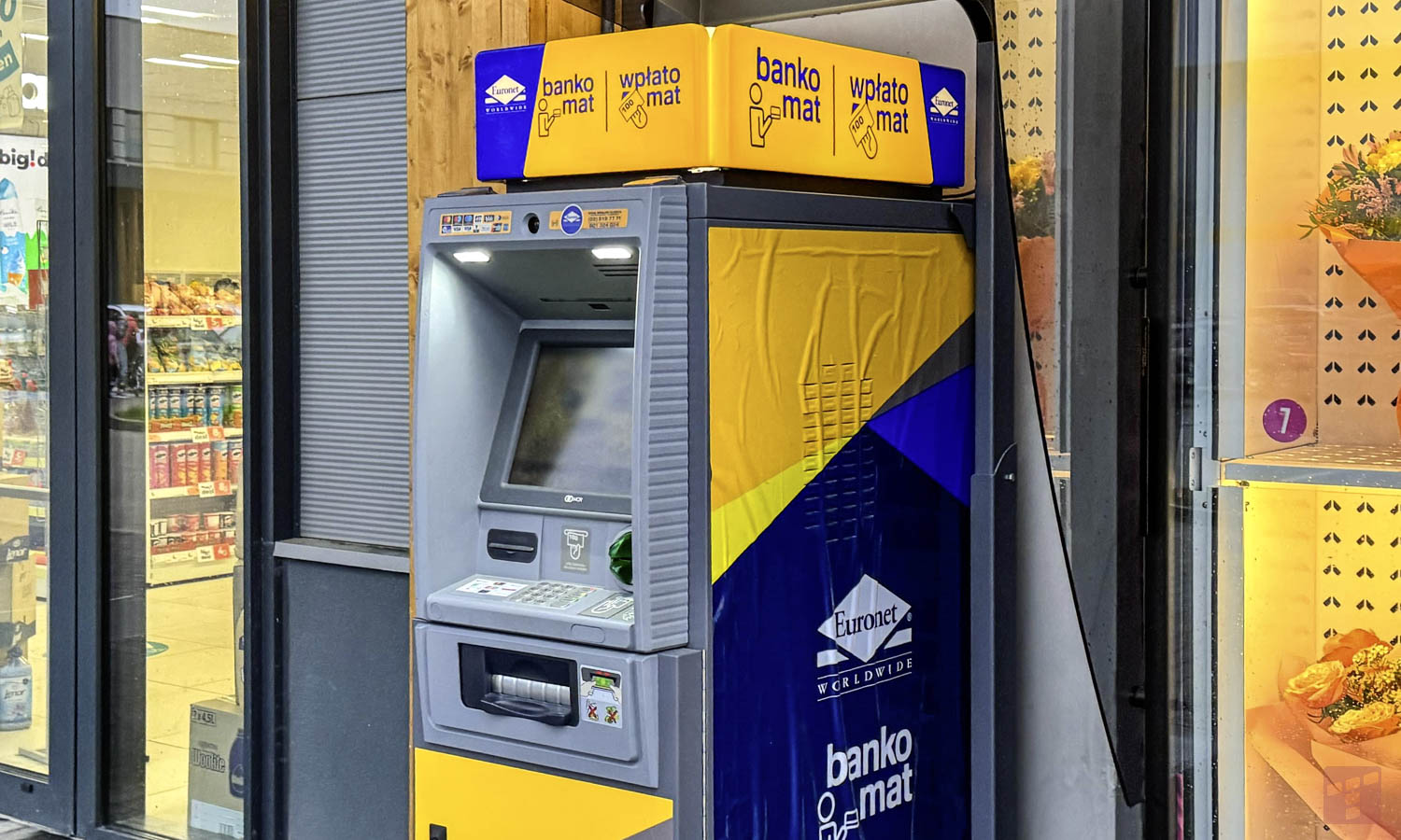 Wypłacasz gotówkę BLIKIEM? Euronet Cię zaskoczy przy bankomacie