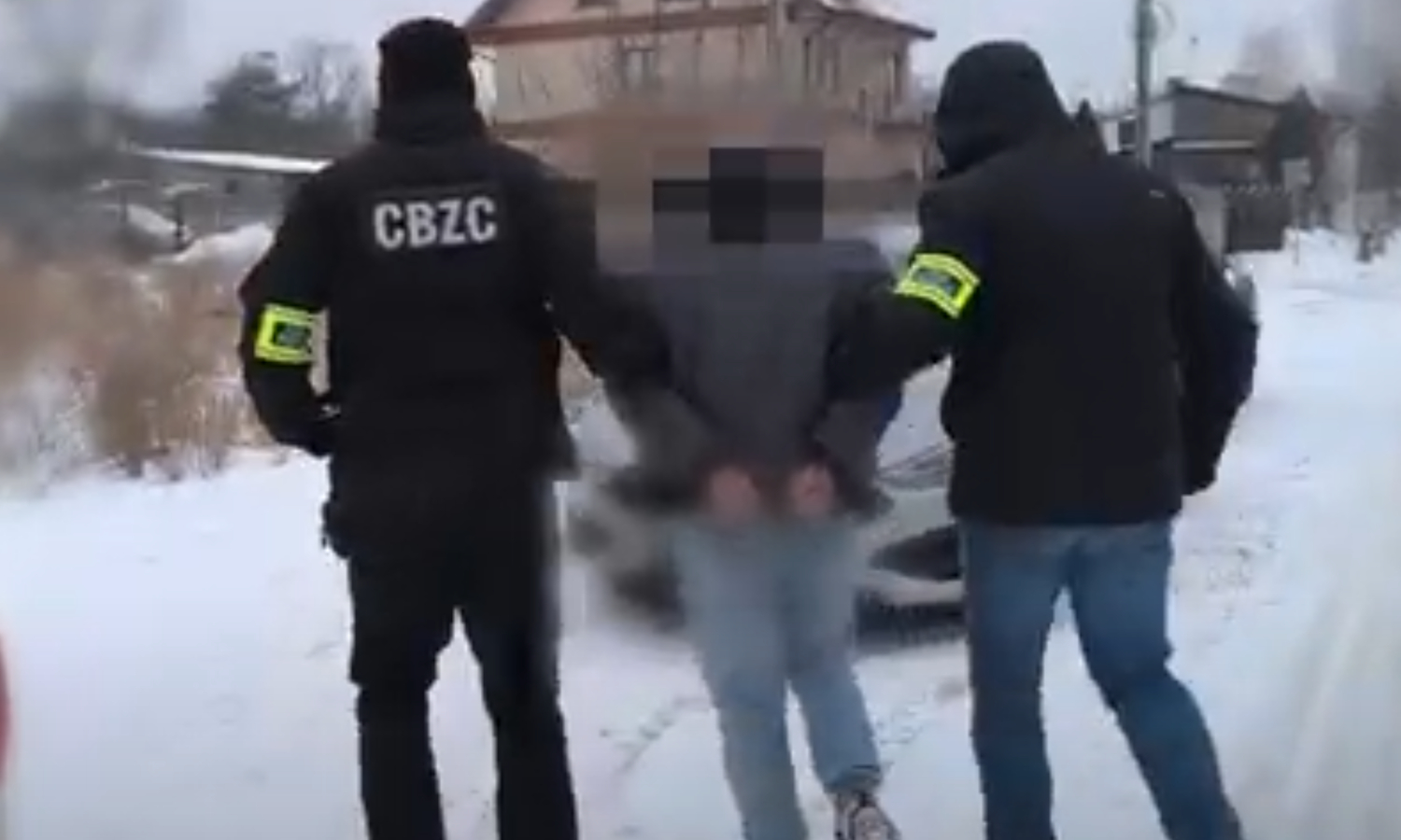 Sól i mąka zamiast elektroniki. Oszukali ludzi na ponad milion złotych