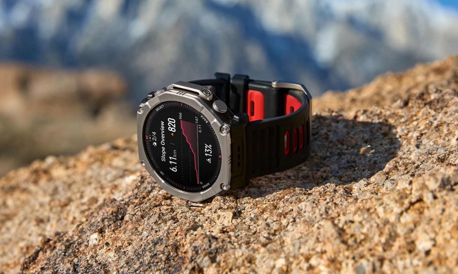 Tytanowy zegarek z baterią na miesiąc trafia do Polski