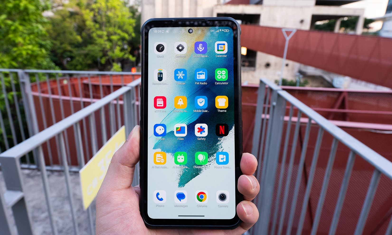 Ulefone zaskakuje nowym pancerniakiem. Były podobne, ale nie takie