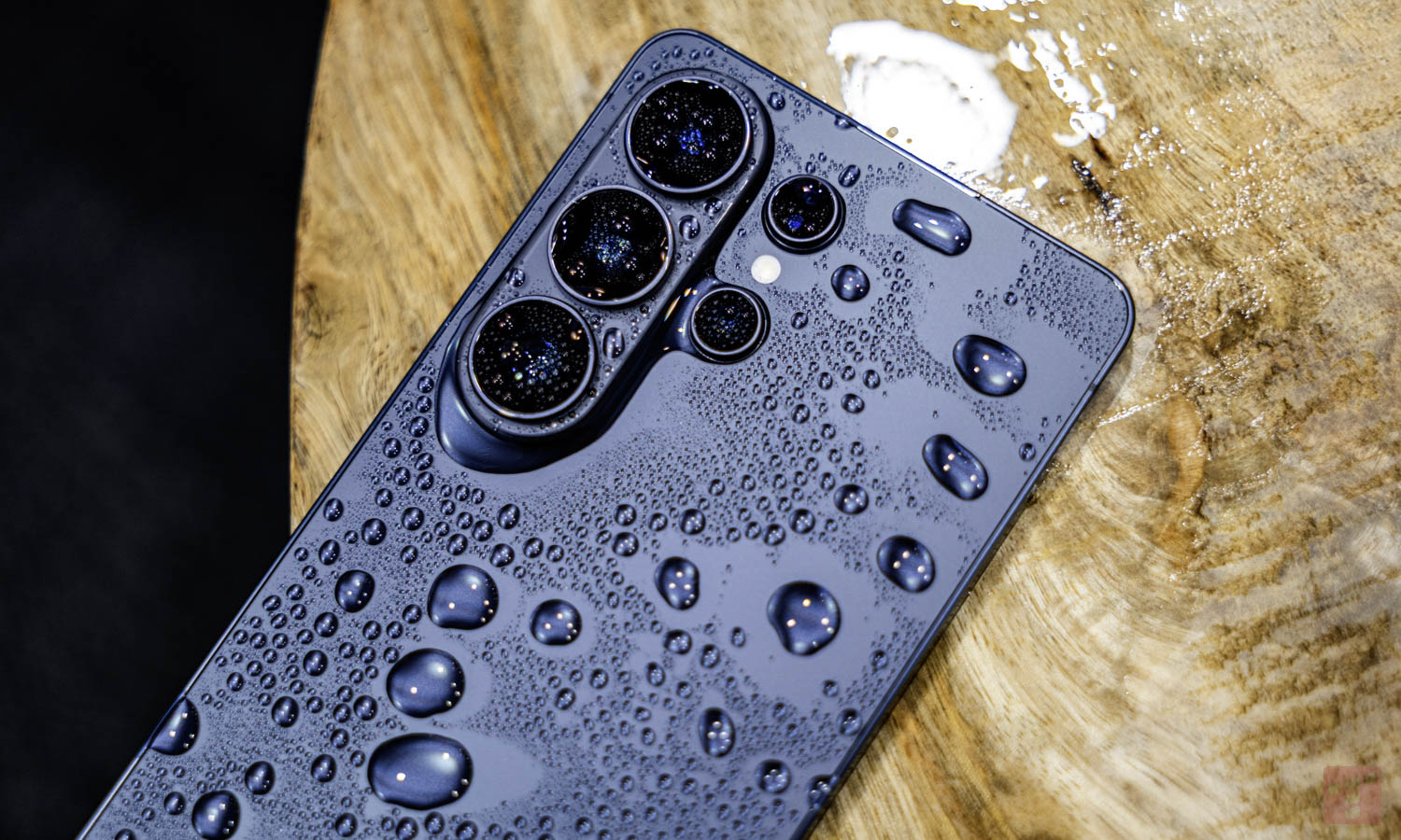 Samsung Galaxy zwiększa zasięg dzięki satelitom. Polski nie ma na liście