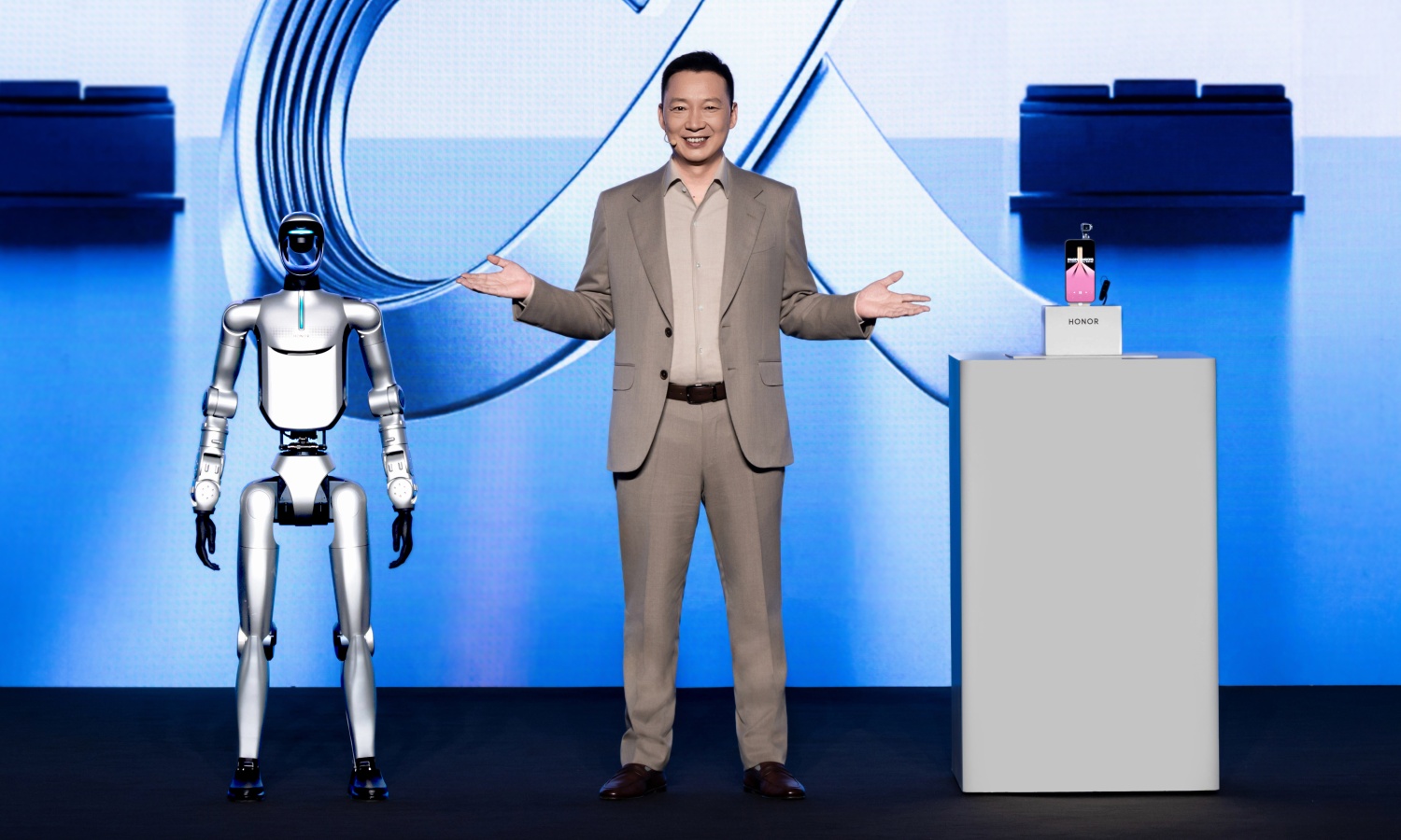 Honor na MWC 2026: ruchomy smartfon oraz nowy Magic V6