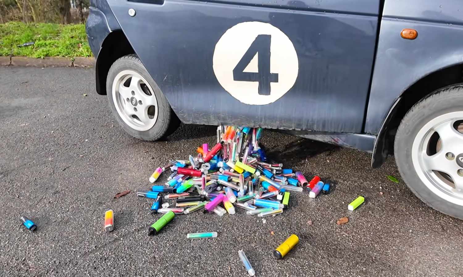 Zrobił 29 km na ogniwach z e-papierosów. Użył aż 500 sztuk