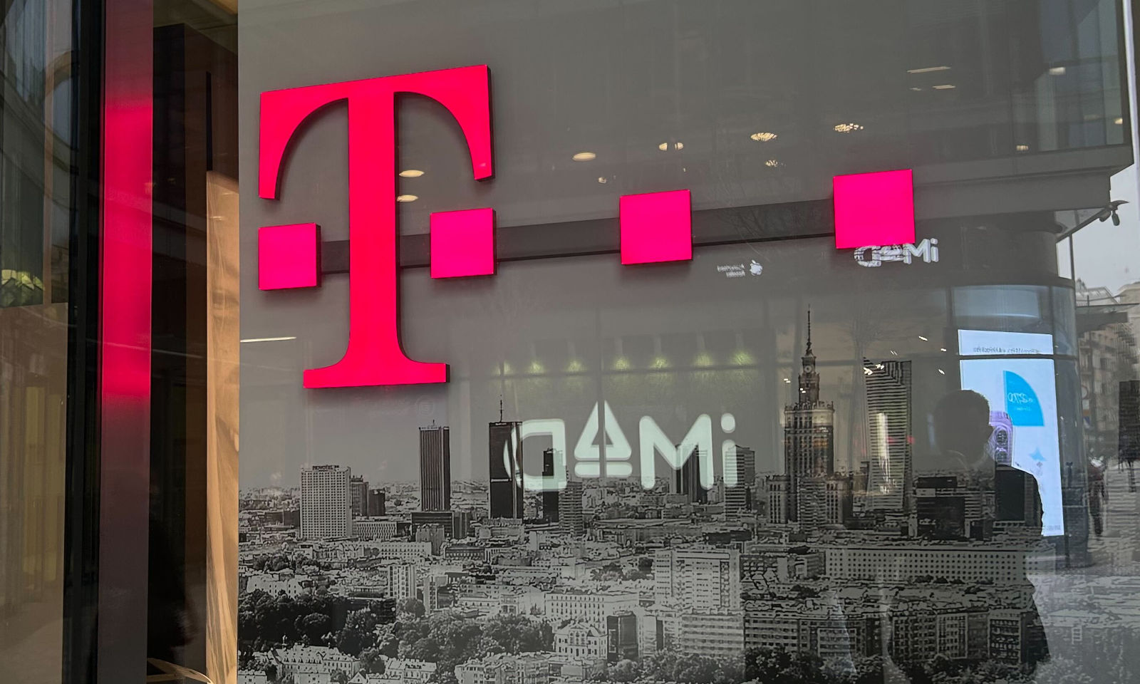T-Mobile ma 12 667 stacji bazowych. Tak w tydzień zwiększył się zasięg
