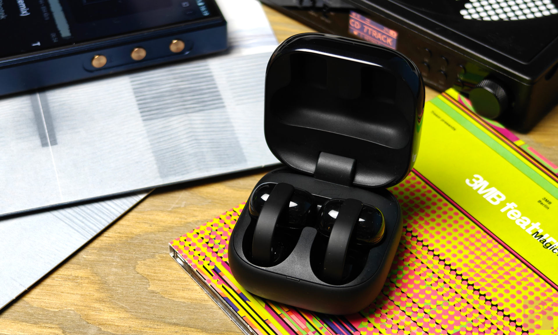 Pierwsze takie słuchawki Sony. Sprawdzam LinkBuds Clip (test)