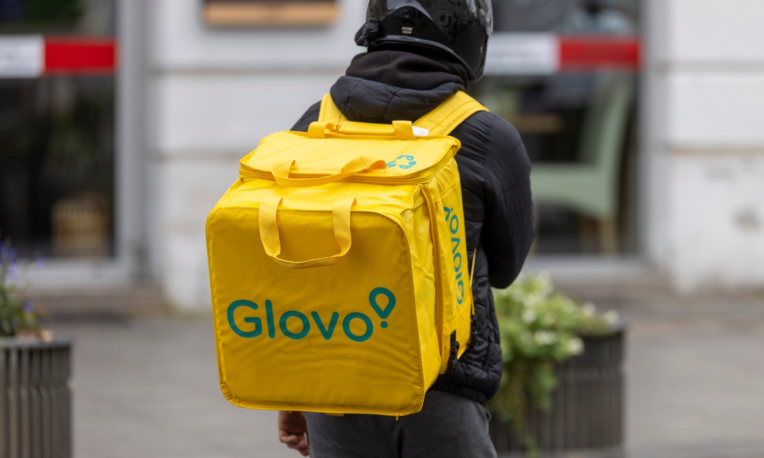 Wielomilionowa kara dla Glovo. Poszło o skany i zdjęcia dowodów