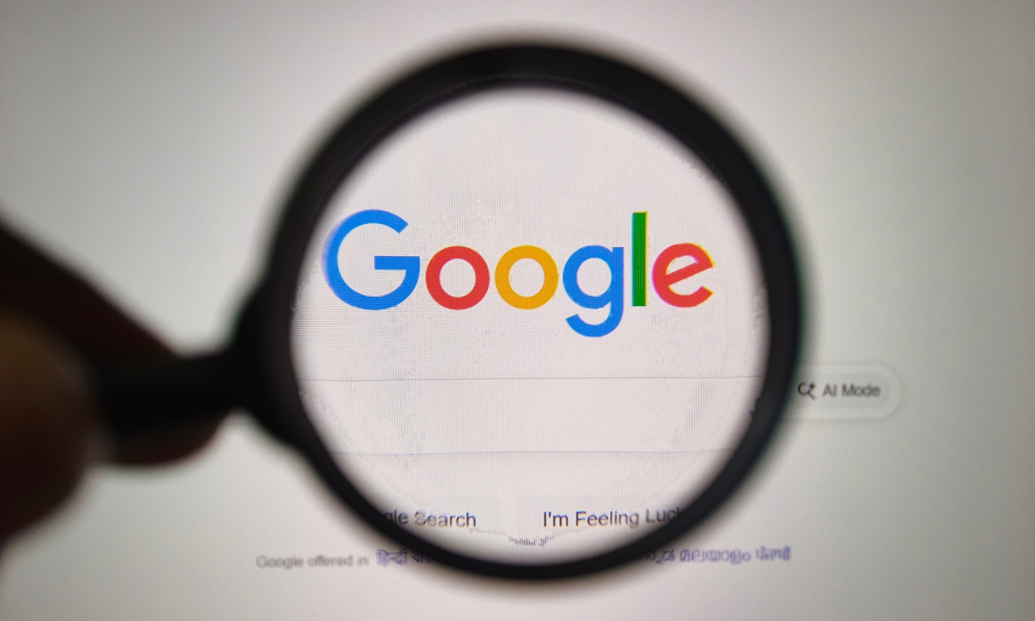 Google wyłącza medyczne AI. Koniec porad z internetowych forów