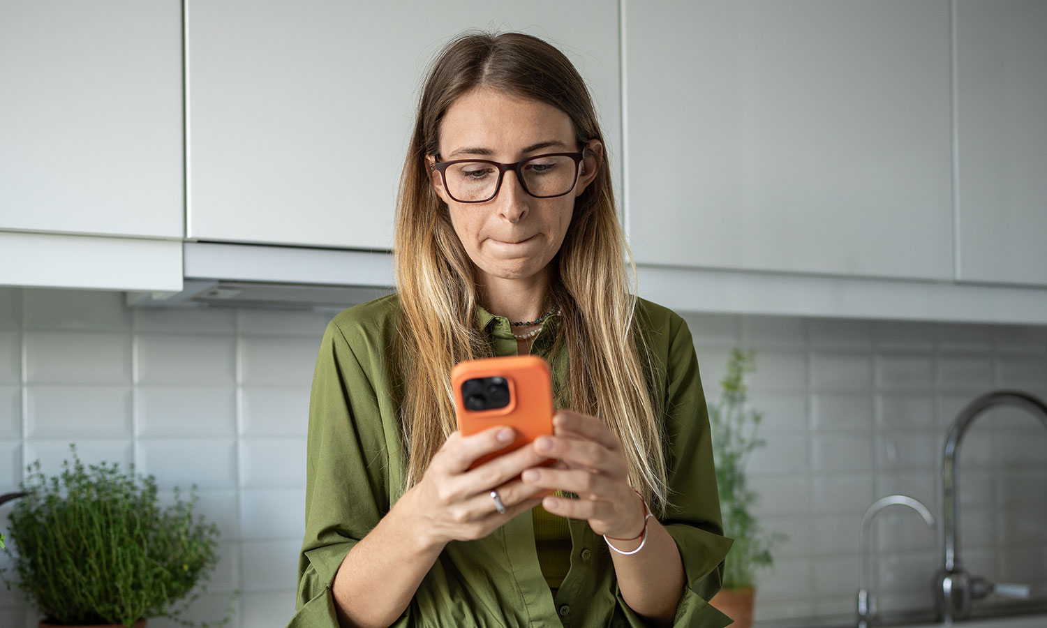 Darmowe SMS-y sprowadziły na nią kłopoty. Nie tego się spodziewała